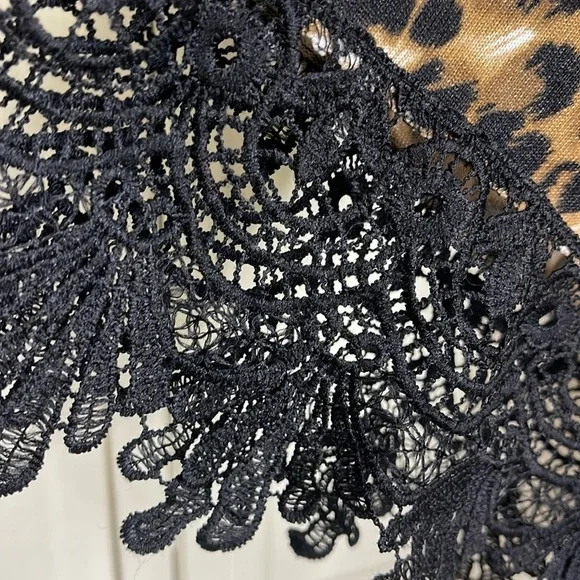 Ali Miles Women's Animal Print Lace Hem 3/4
Sleeve Round Neck Blouse Sz 2X - Picture 5 of 11